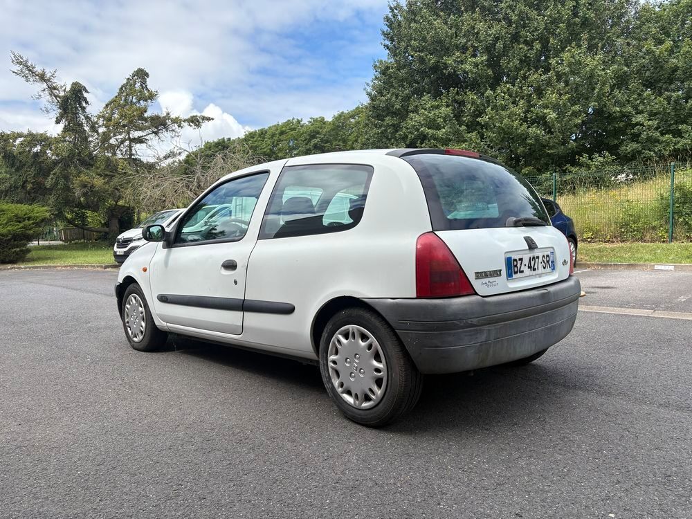 Clio II CLIO SOCIETE 1.9 D - 55 2000 occasion 95610 &Eacute;ragny