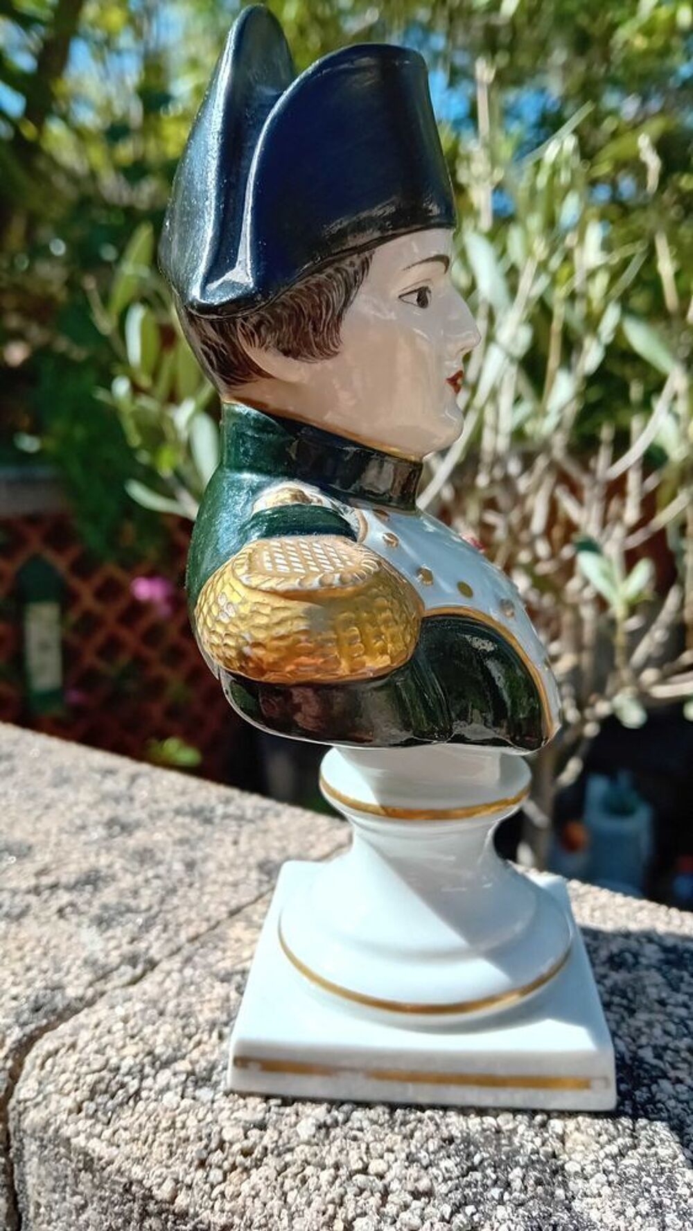Napol&eacute;on empereur buste en porcelaine de SEVRES estampill&eacute; 