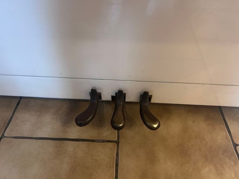 ? Piano droit Choiseul C-2 ? &Eacute;l&eacute;gance fran&ccedil;aise Instruments de musique