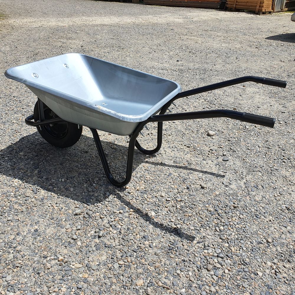 6 choix de BROUETTES + Vente de Roue increvable ou Gonflables et des PNEUS de brouette + des PELLES Bricolage