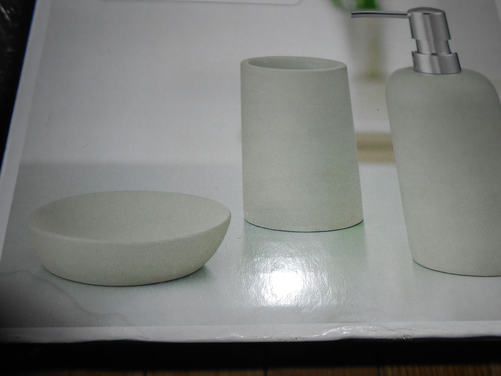 lot de 3 n&eacute;cessaires &agrave; savon sdb en pierre Décoration