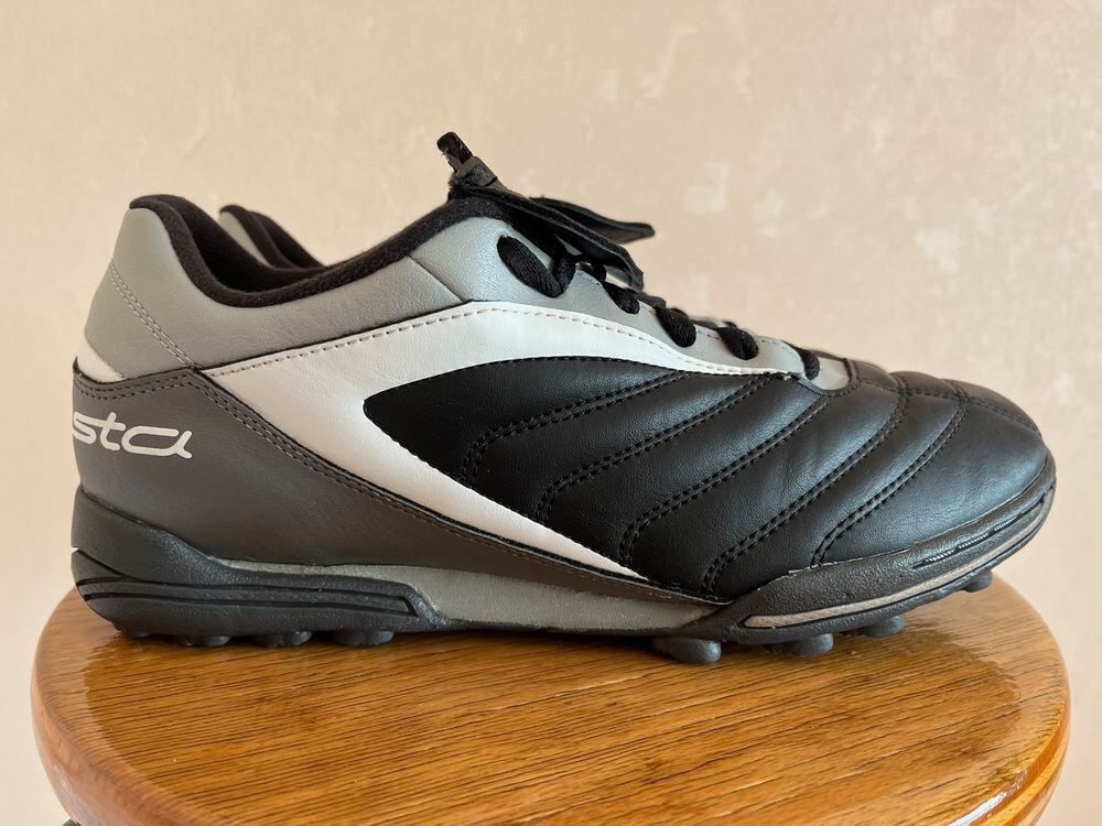 Homme, Chaussures KIPSTA 300, crampons, P.42, Bon &eacute;tat Chaussures