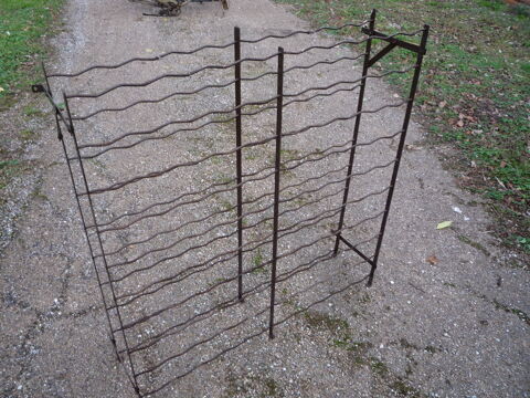Range,porte bouteilles en fer/cave � vin 25 Castres (81)