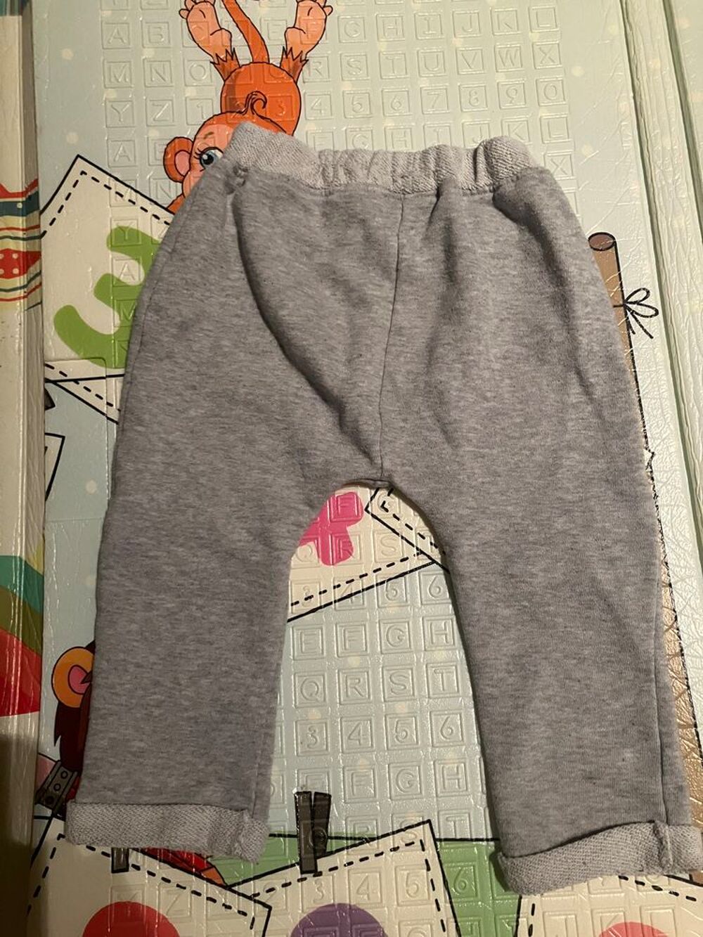 pantalon Kiabi taille 18 mois Vêtements enfants