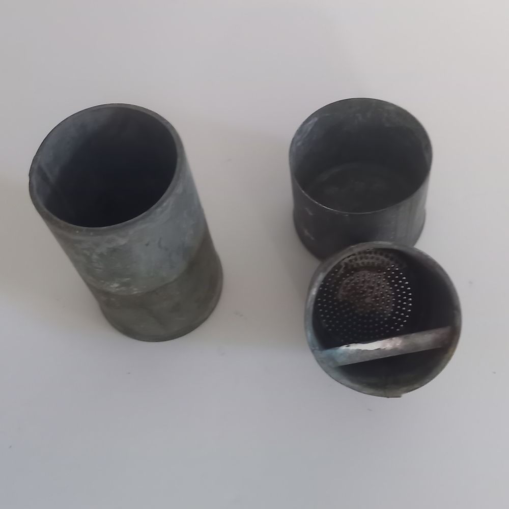 Petite boite tamis en m&eacute;tal en zinc , en 3 parties, le tamis Bricolage