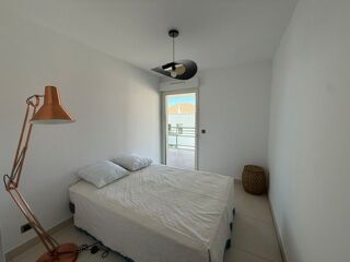 Appartement à louer 4 pièces 104 m²