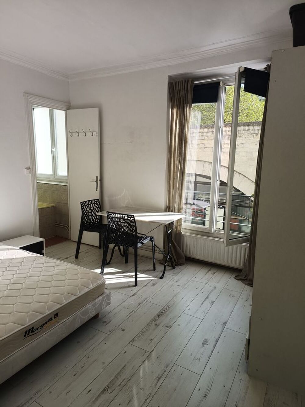 Location Appartement Location meublée rue de Charenton Paris 12