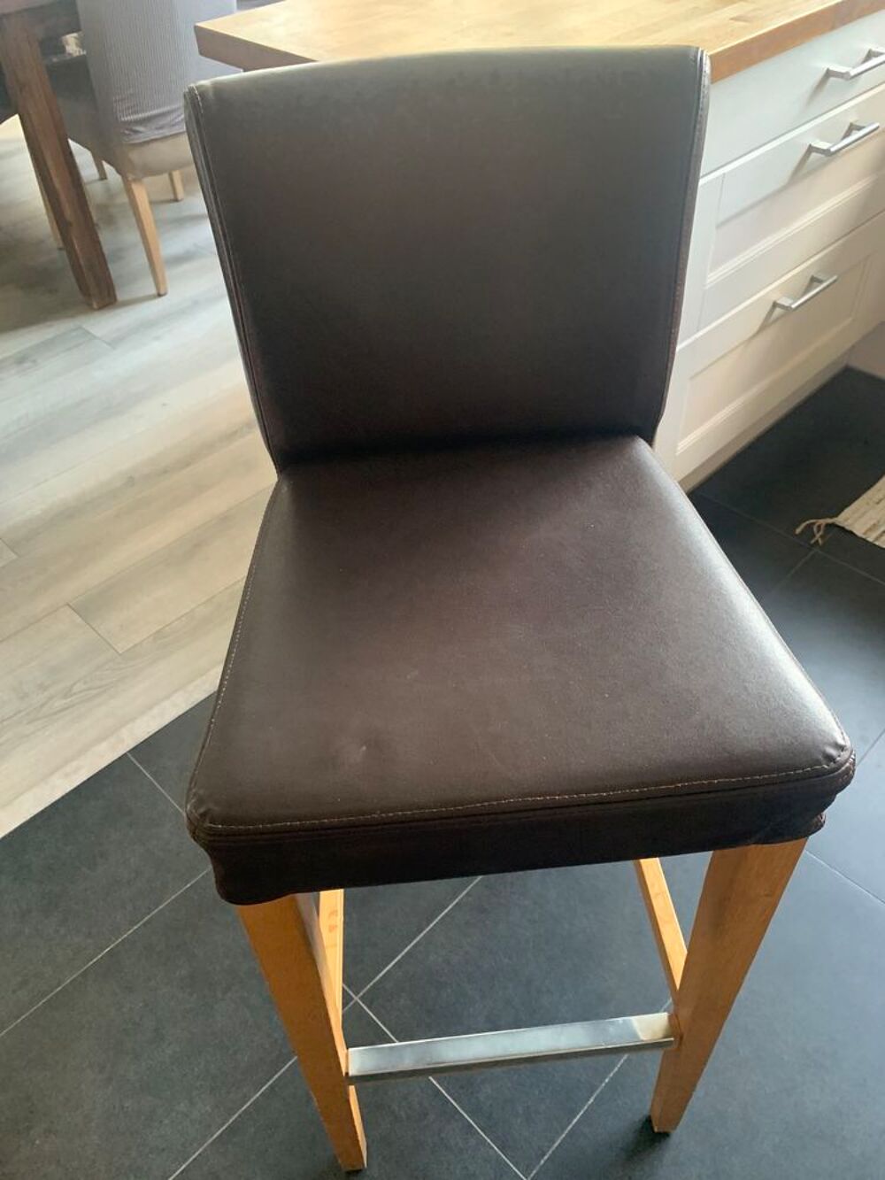 3 chaises de bar cuir marron Meubles