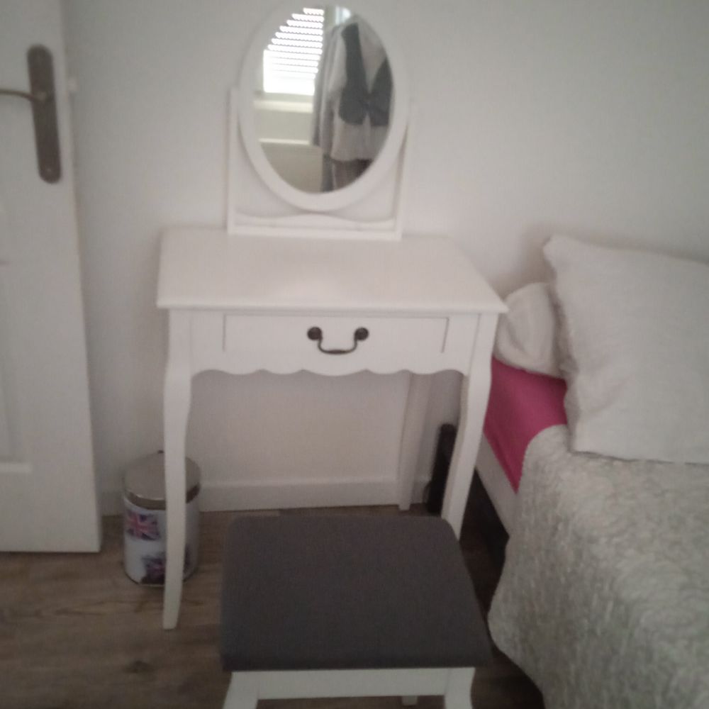 Coiffeuse bois blanche 127 de haut-64de long-36 de profondeu Meubles