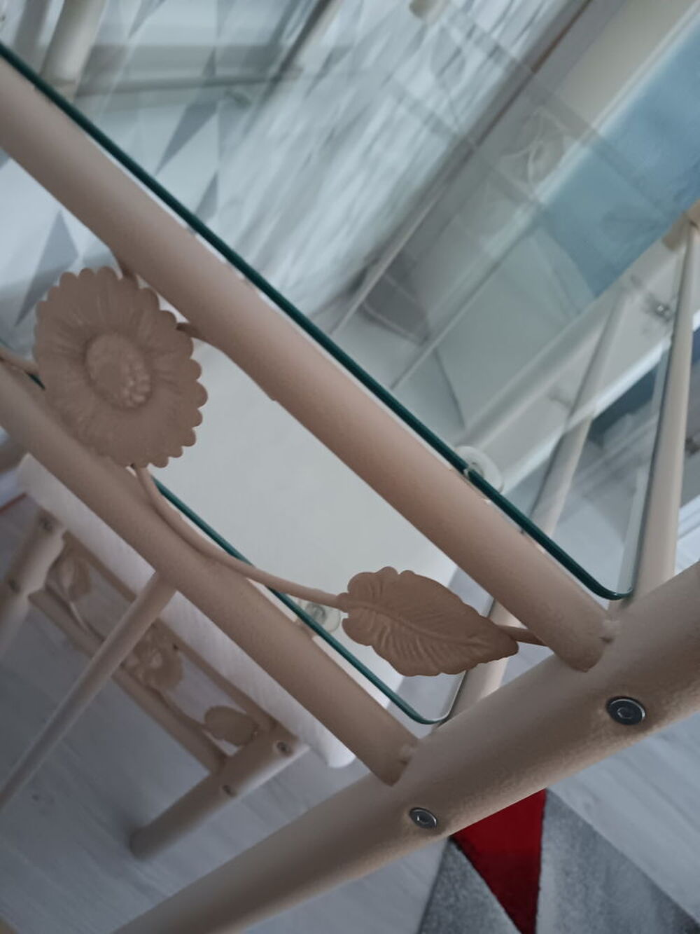 Coiffeuse et son tabouret imitation fer forg&eacute; beige Meubles