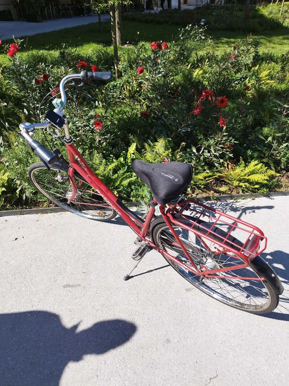 v&eacute;lo batavus r&eacute;tro avec sacoches narbel et antivol u TBE Vélos
