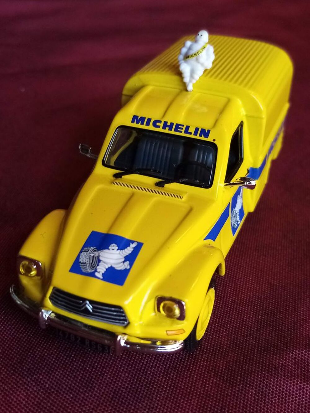 Voiture miniature citro&euml;n acadiane 