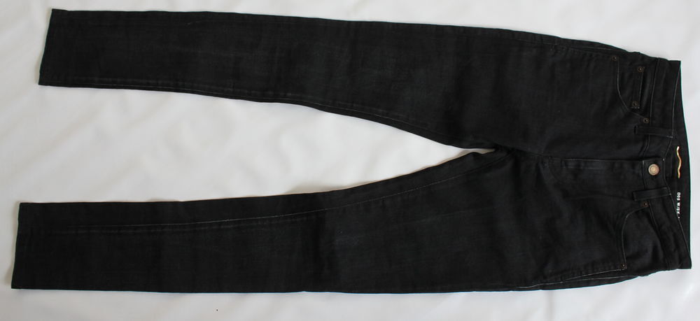 Jeans skinny taille haute SAINT LAURENT 
T.XS soit 34 Fr Vêtements