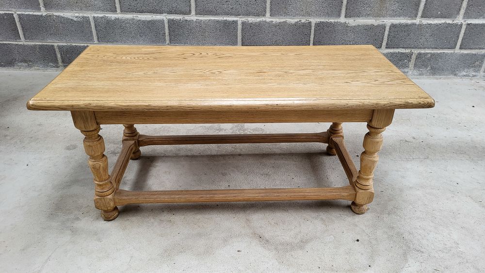 Belle table basse en bois massif ? Authentique &amp; robuste Meubles