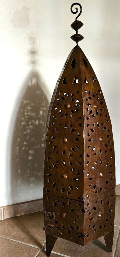 Lanterne en fer forg�, pi�ce unique artisanale, faite main  69 Franconville (95)