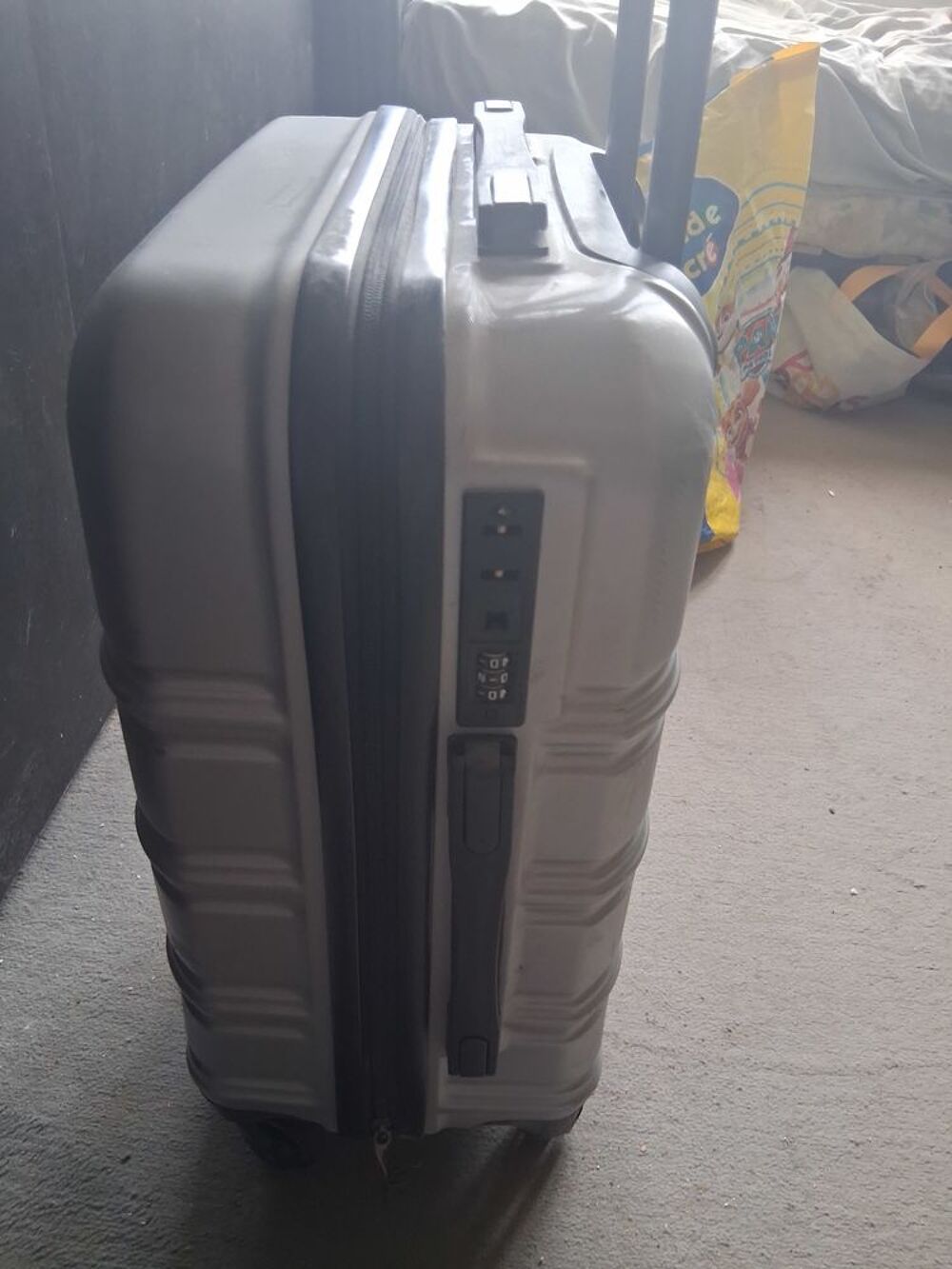 
Valise &agrave; roulettes rigide grise - Marque AIRPLUS Paris Maroquinerie