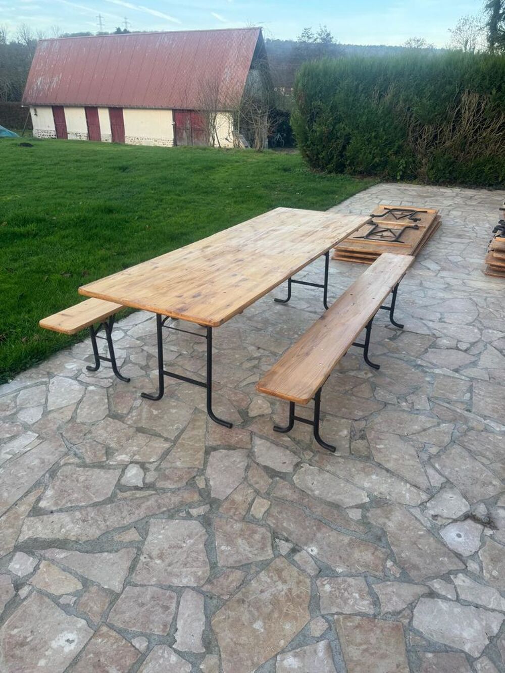 Table de brasserie bancs en bois 3 pieds pliants festival
Meubles
