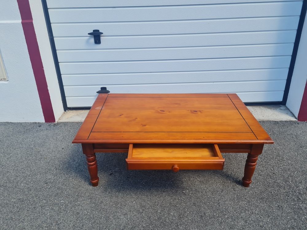 Meuble en ch&ecirc;ne. A venir chercher sur place.sur Lorient. Meubles