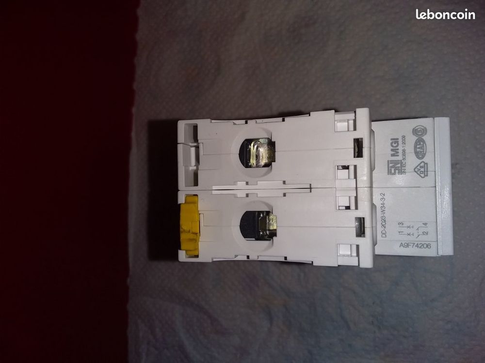 Schneider - Disjoncteur, Acti9 iC60N, 2P, 6 A, courbe C, Bricolage