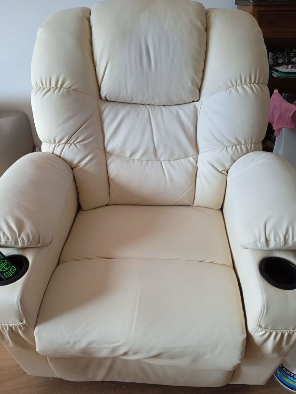 Fauteuil &eacute;lectrique pour personne ag&eacute;e
Meubles