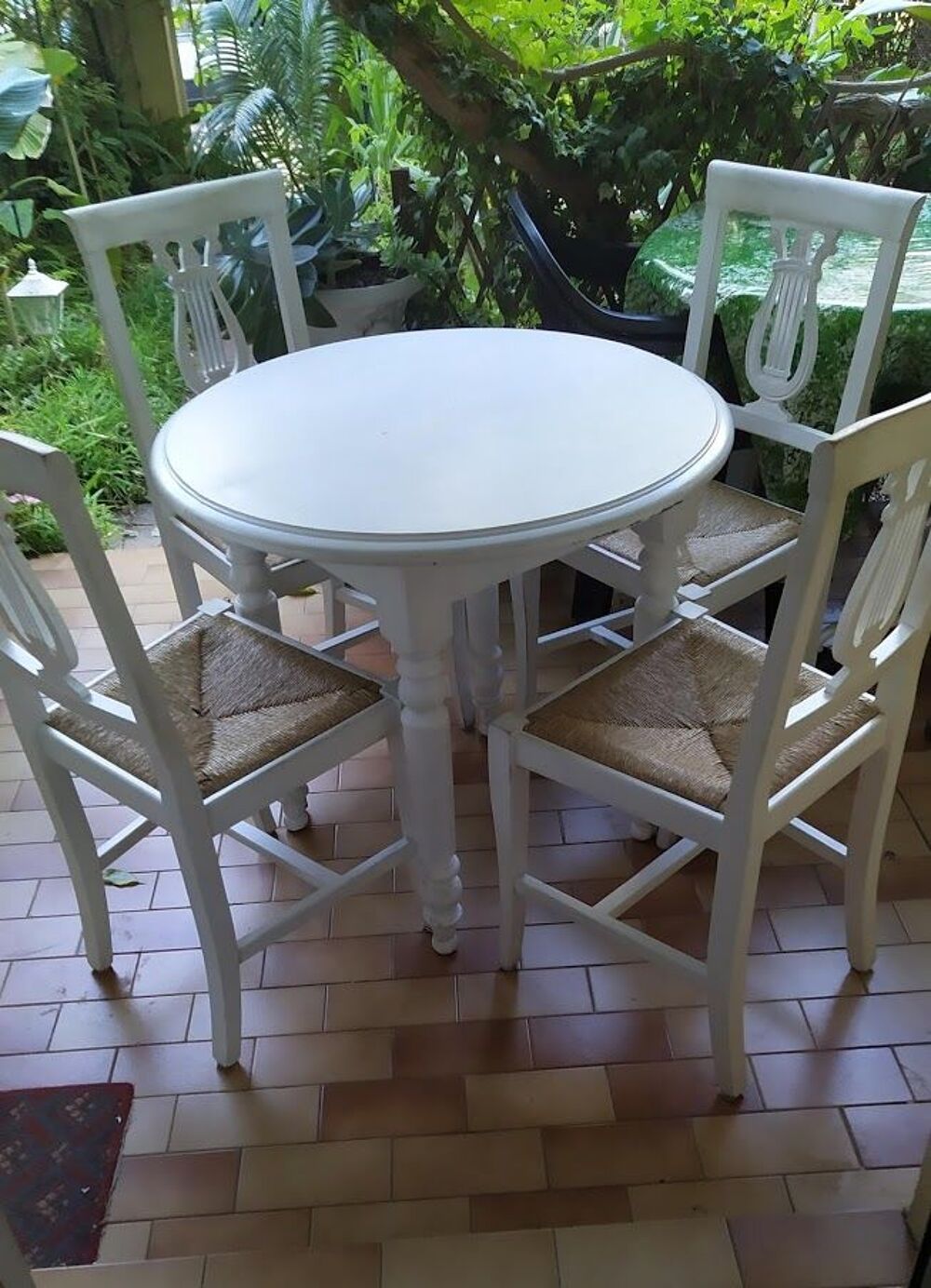 table ronde et 4 chaises Meubles