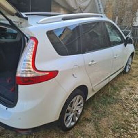 Grand Sc&eacute;nic III Grand Sc&eacute;nic dCi 130 Energy FAP eco2 Initiale 7 pl 2013 occasion 89660 Brosses