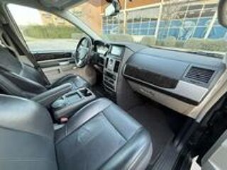 Voyager Chrysler Grand voyager 2.8 crd LIMITED 7 PLACES 2011 occasion 83830 Bargemon
