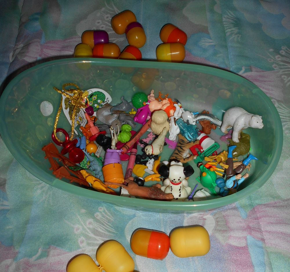 Lot de jouets miniatures (Kinder et autres) 
