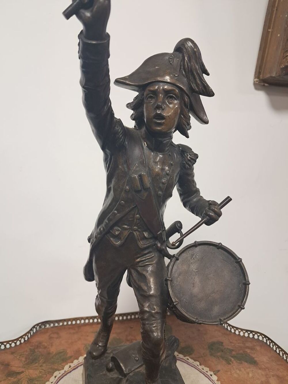 Sujet, homme en r&eacute;gul Valmy par Carlier Décoration