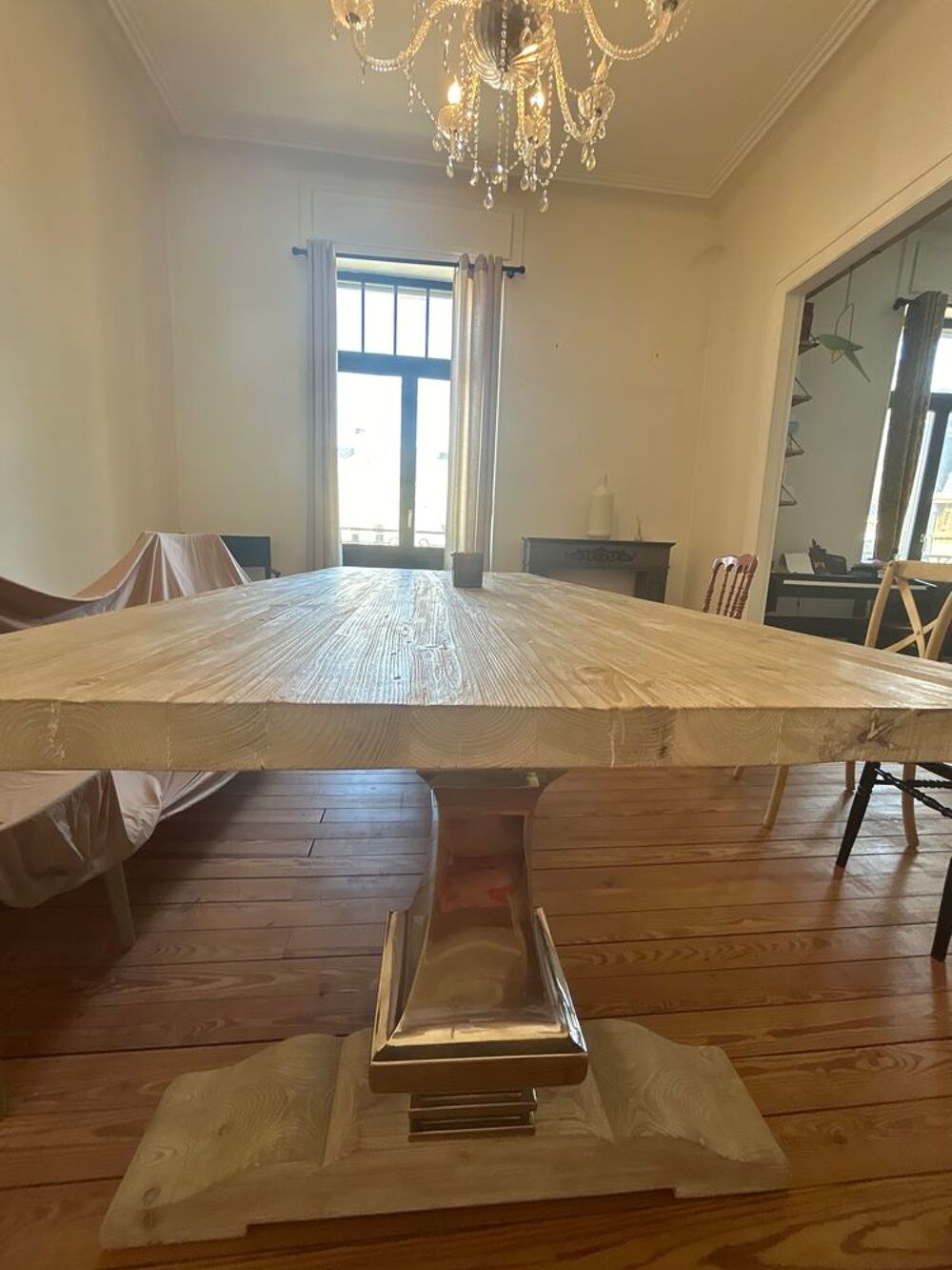 Table design bois clair et m&eacute;tal Meubles