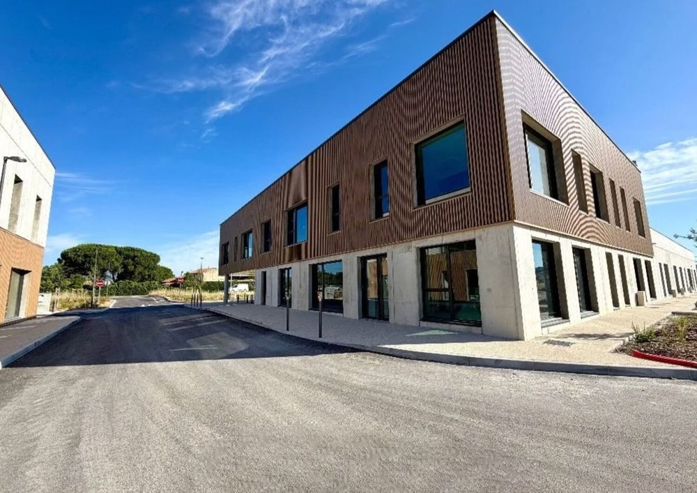 Location Autre À LOUER - LOCAL PROFESSIONNEL NEUF DE 71 m² À MONTÉLIMAR Montélimar