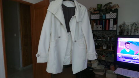 Manteau en laine �cru 25 � 25 Charantonnay (38)