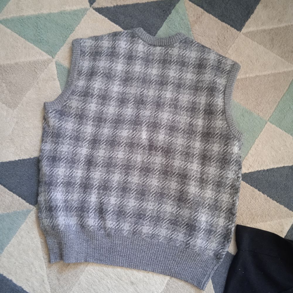 Pull debardeur gris T 52 mais taille tr&egrave;s petit 42/44 60% sc Vêtements