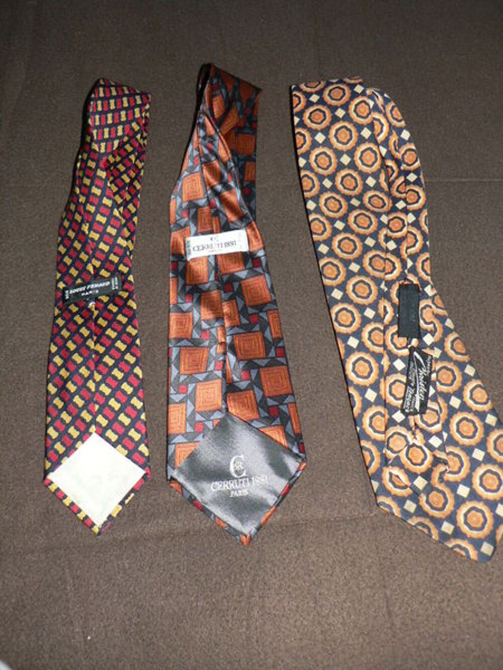 cravates CERRUTI 1881 et LOUIS FERAUD Vêtements