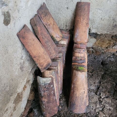 TUILES FAÎTIÈRE ANCIENNES TIGE DE BOTTE 375 Poitiers (86)