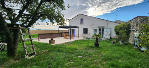   Maison de charme en pierre ? 35 min La Rochelle / 25 min  Maison - 5 pi�ce(s) - 155 m�