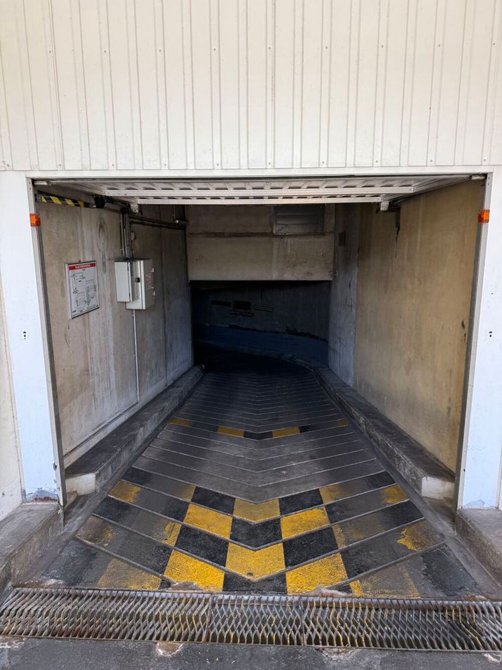 Vente Parking/Garage Parking couvert sous sol sécurisé Paris 12