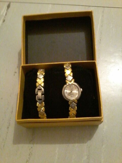 montre et le bracelet assorti pour offrir 30 Tourcoing (59)