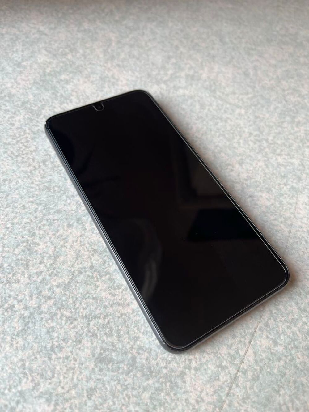 Samsung Galaxy S22 Noir €" Tr&egrave;s bon &eacute;tat €" Facture + accessoires Téléphones et tablettes