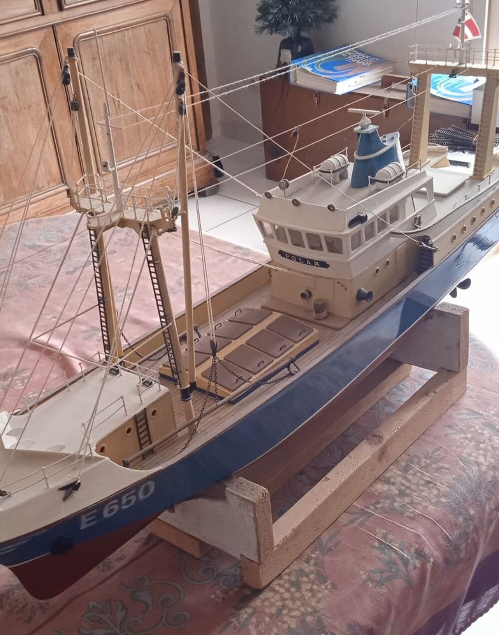 bateau radiocommand&eacute; 