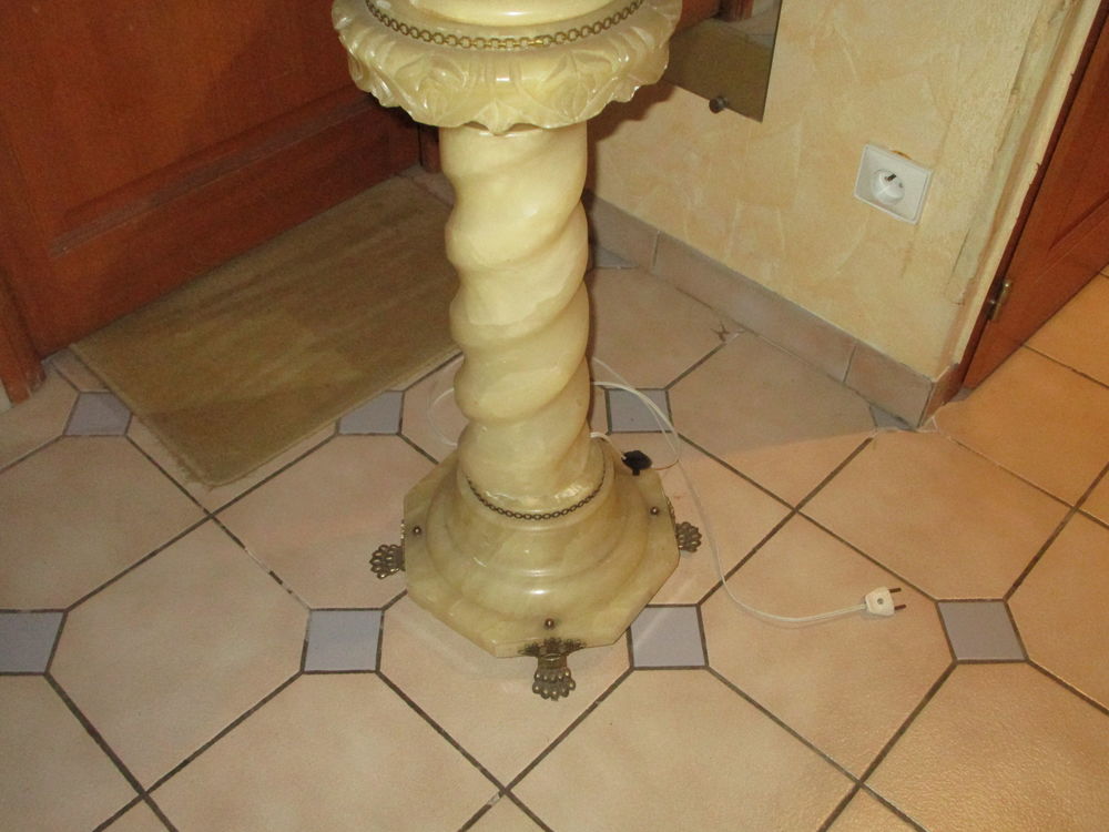 GRANDE LAMPE SUR PIED ONYX Décoration
