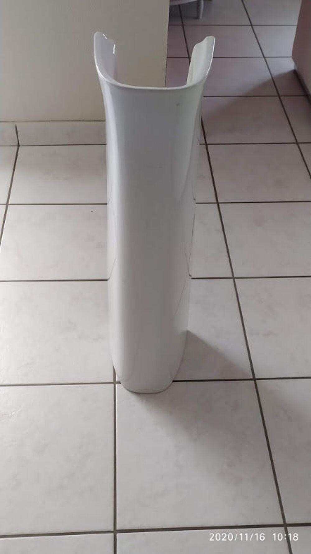 Lavabo avec Colonne ROCA
Cuisine