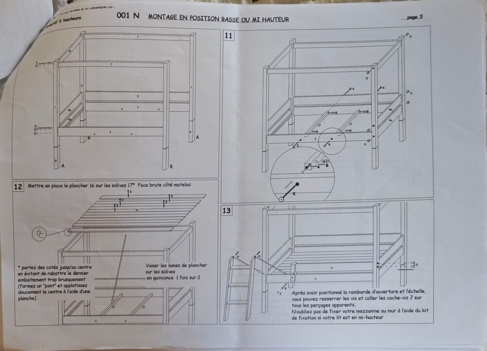 Lit &eacute;volutif en hauteur jusqu'&agrave; la mezzanine avec bureau Mobilier enfants