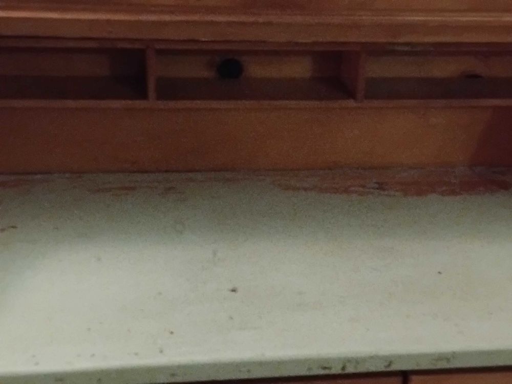 Bureau en bois fermoir accord&eacute;on Meubles
