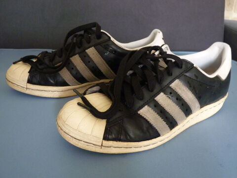 Superstar adidas baskets femme chaussure 37,5 noire TBE 30 Brienne-le-Chteau (10)