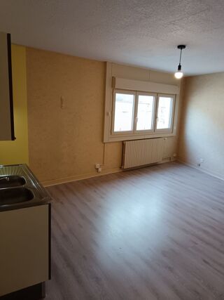  Appartement � louer 4 pi�ces 53 m� Ch�tellerault