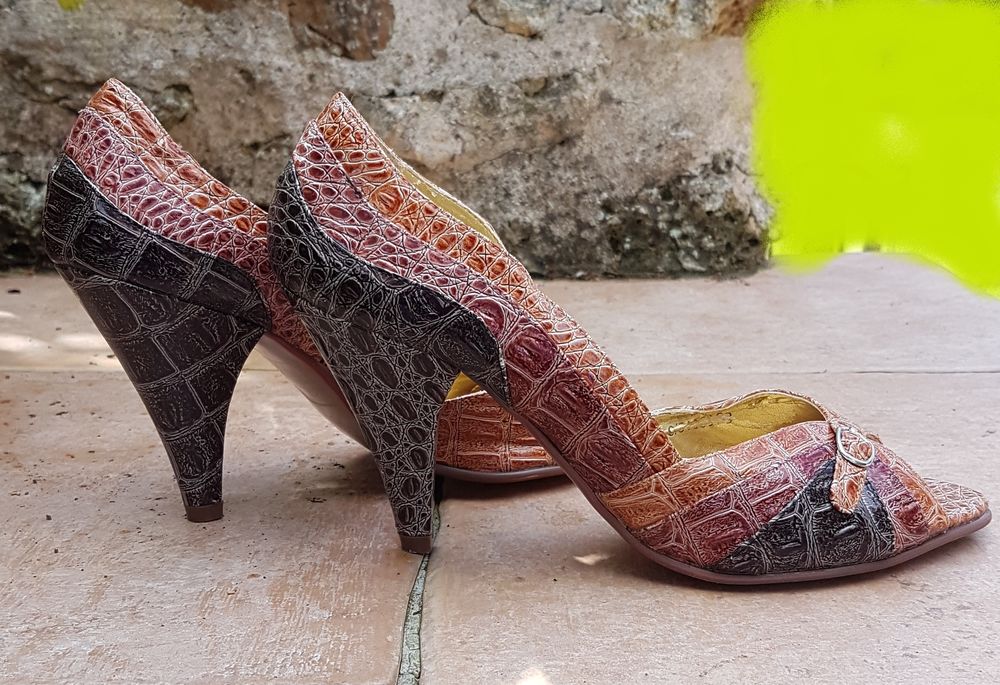 Chaussure cuir imitation croco
Chaussures