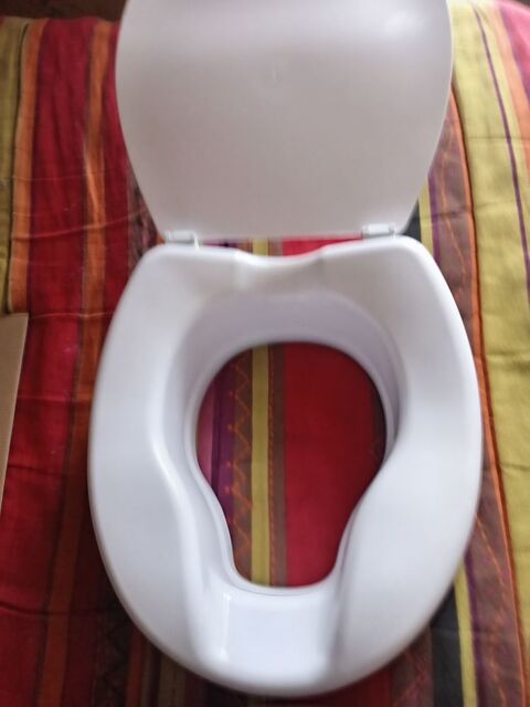 REHAUSSEUR WC avec couvercle 20 Sermamagny (90)