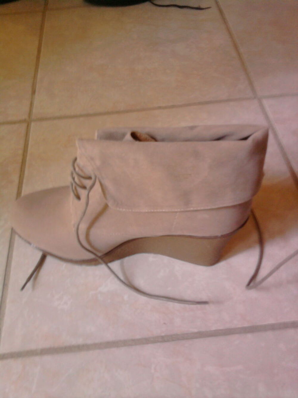 chaussure de couleur camel
Chaussures