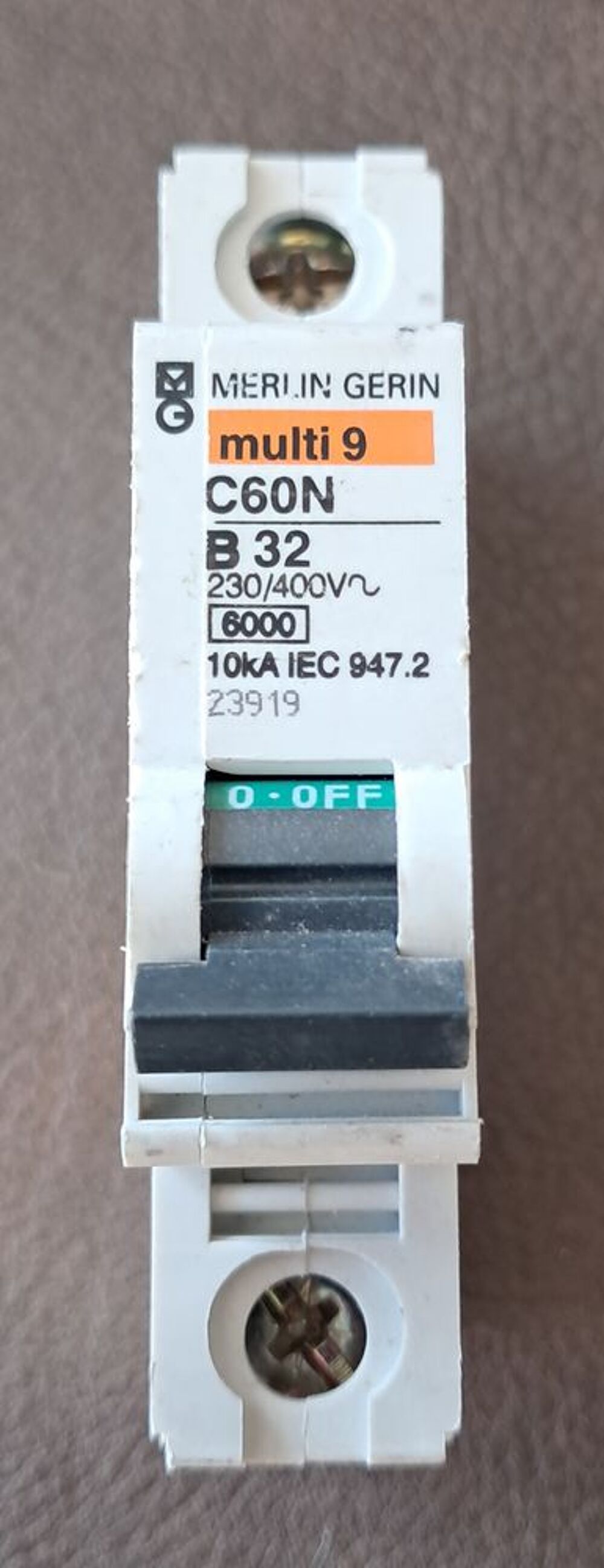 Disjoncteur merlin gerin multi 9 C60N B 32 Bricolage